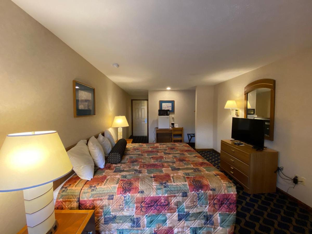 Economy Lodge 682 Main St Sturbridge Dış mekan fotoğraf