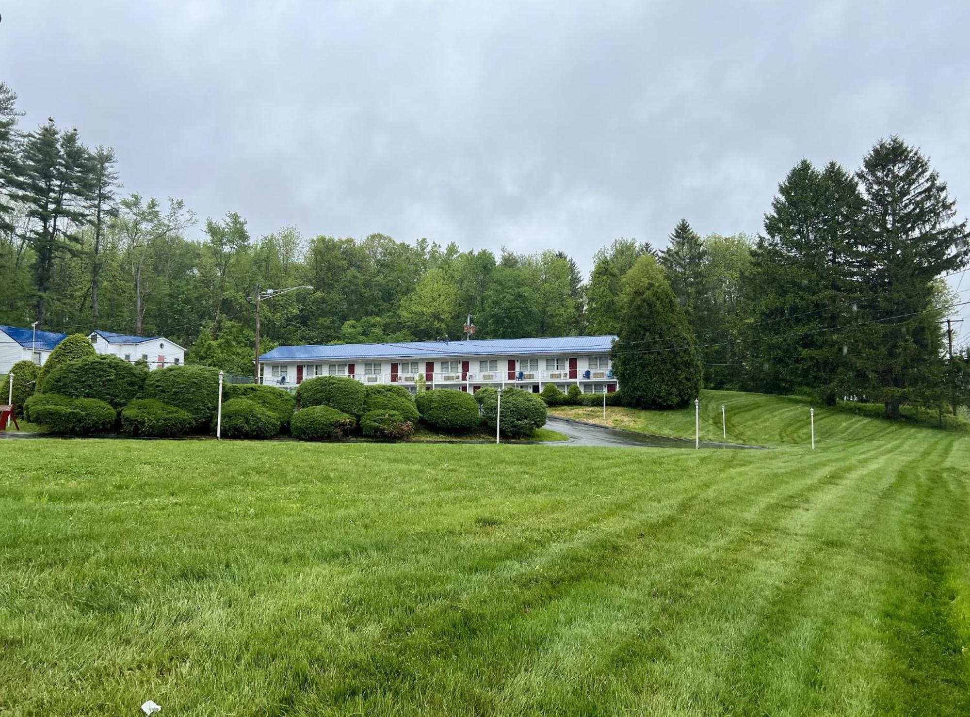 Economy Lodge 682 Main St Sturbridge Dış mekan fotoğraf