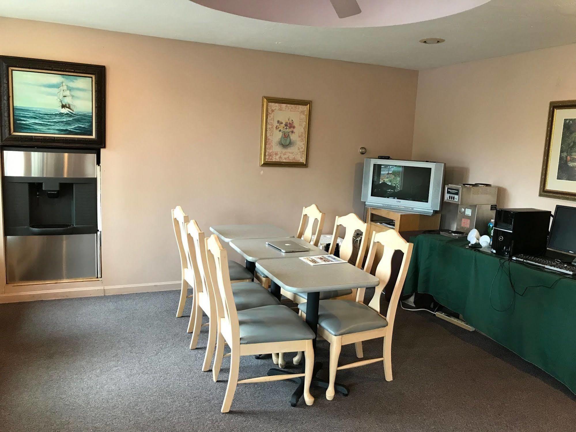 Economy Lodge 682 Main St Sturbridge Dış mekan fotoğraf