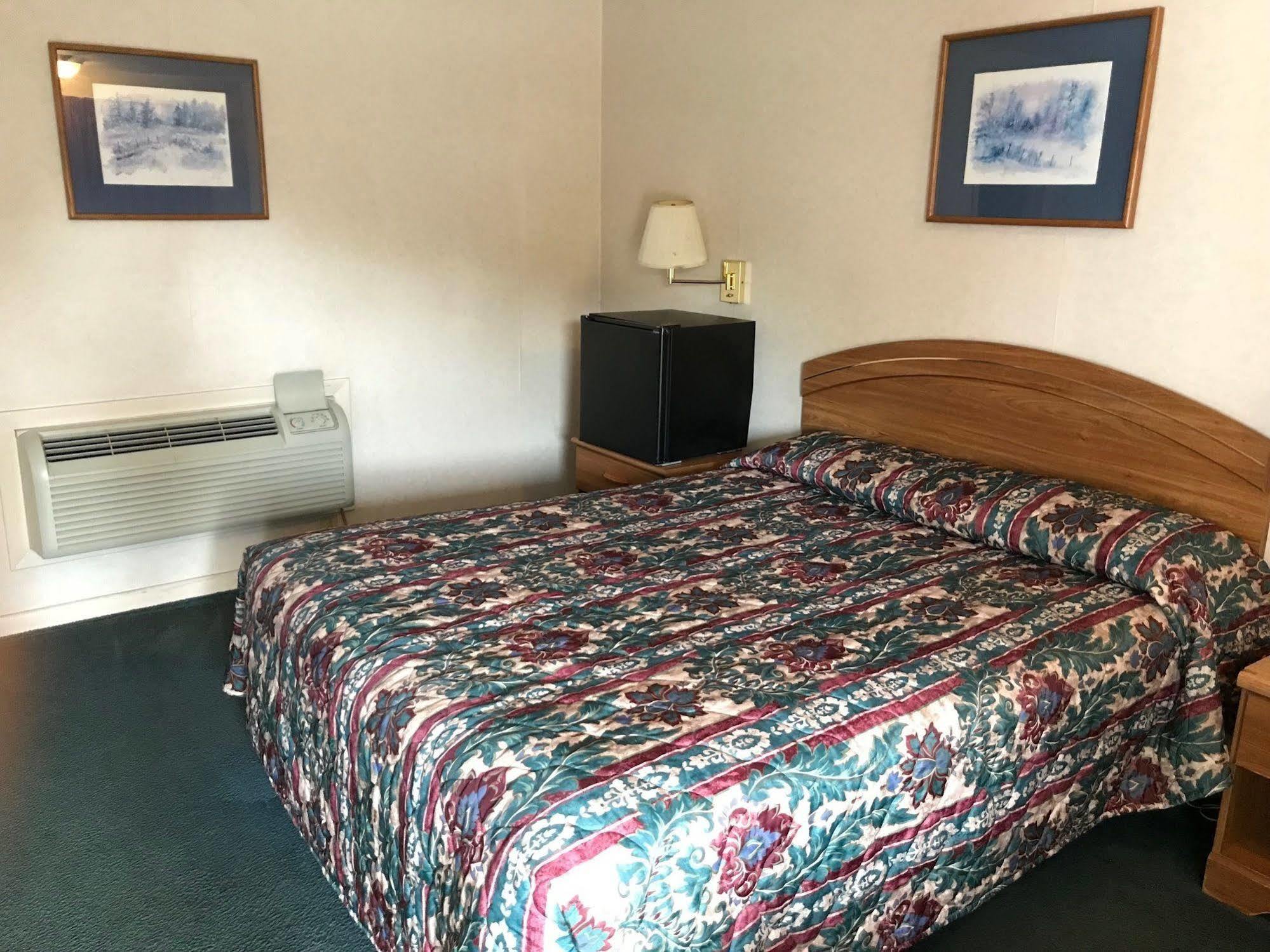 Economy Lodge 682 Main St Sturbridge Dış mekan fotoğraf