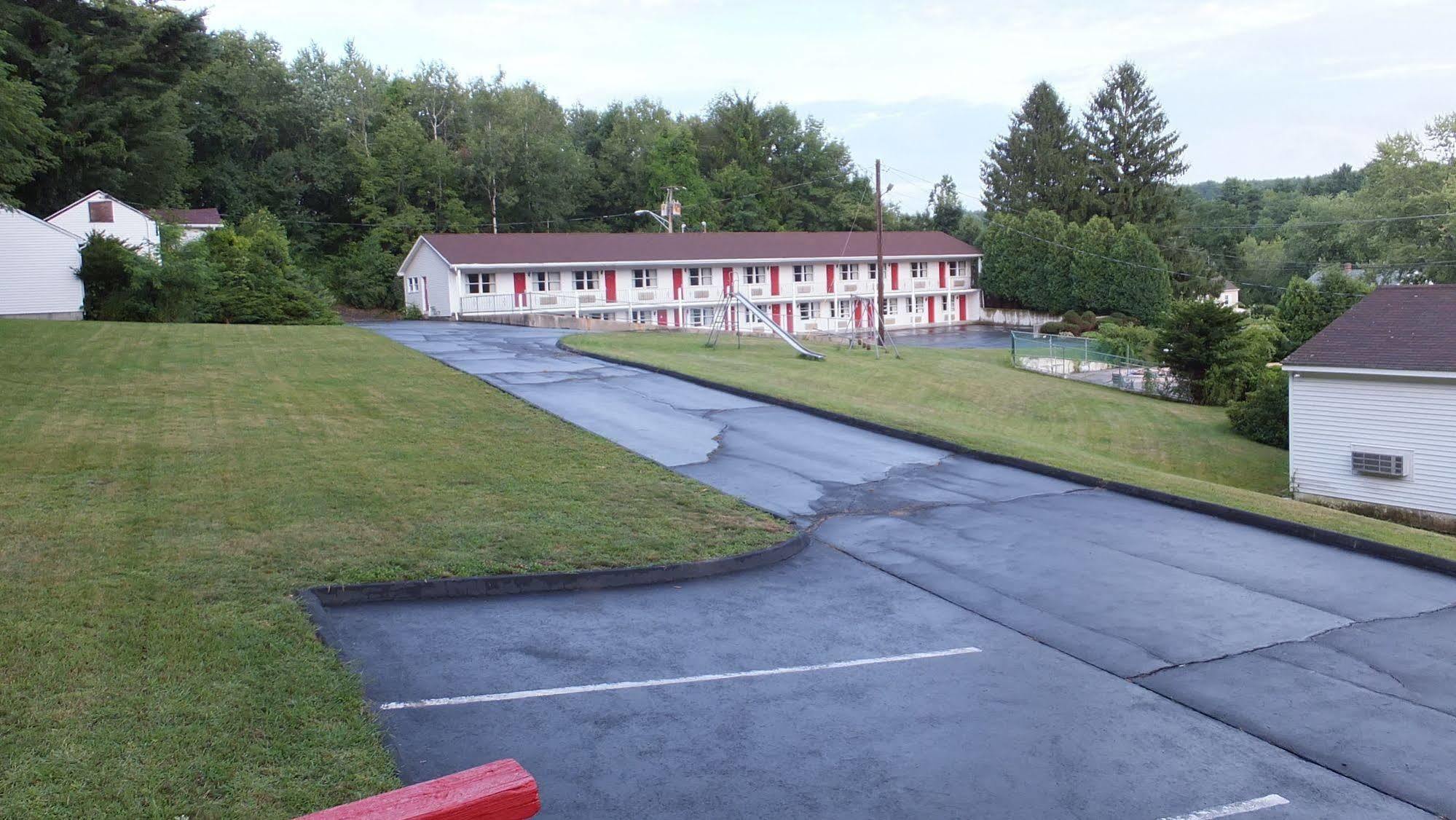 Economy Lodge 682 Main St Sturbridge Dış mekan fotoğraf